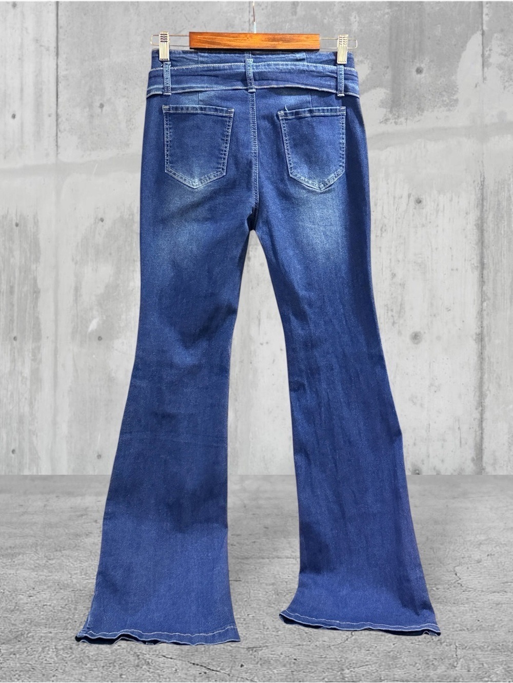 SHEIN Women's Flare Leg Belted Jean Impeccable Condition Size 32 - Picture 3 of 13